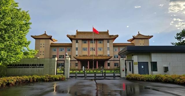 澳军连开3枪，踩踏中国红线，解放军接下挑战书，兵力已一路北上