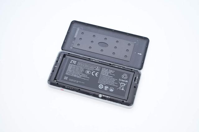 高达1999元售价是怎样的用料做过水准？中兴U60 Pro 5G随身WiFi拆解