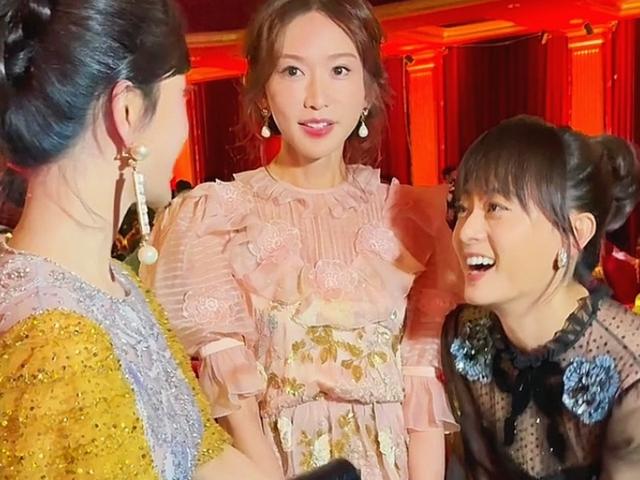 钟楚曦VOGUE盛典疯狂抢C，网友：野心一大坨，实力一丢丢！