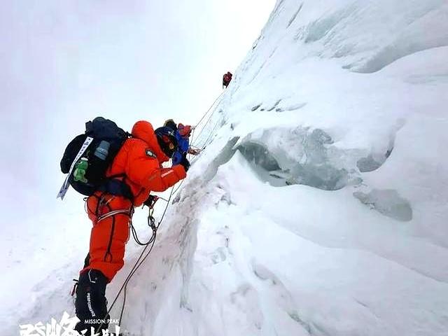 仇富心理太可怕！北京17岁少年从北坡征服珠峰	，评论区酸死了。