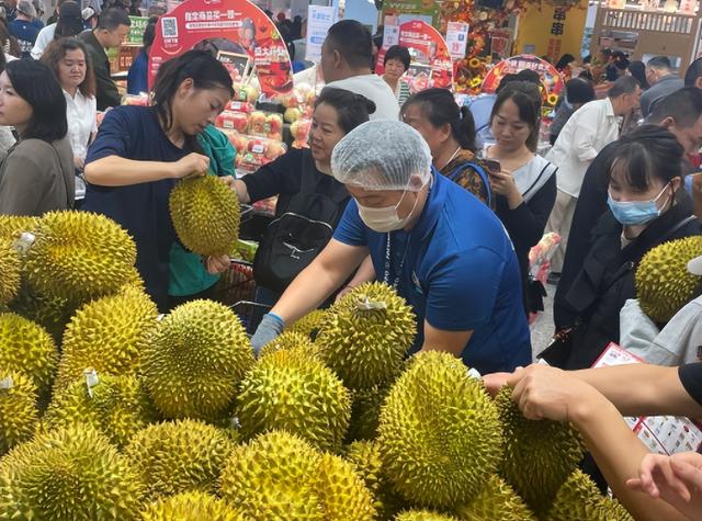 失去中国市场后，大量水果烂地里卖不出去，现在开始后悔得罪中国