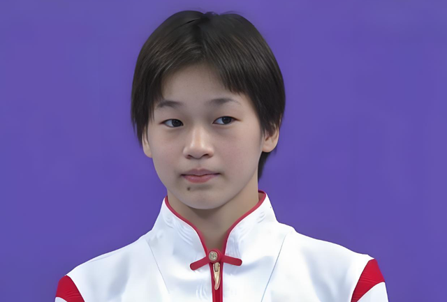 人民日报锐评全红婵捐赠直播收入，释放3大信号，郭晶晶说对了