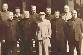 十大元帅授衔时，为什么聂荣臻元帅排在徐向前之后呢？图片