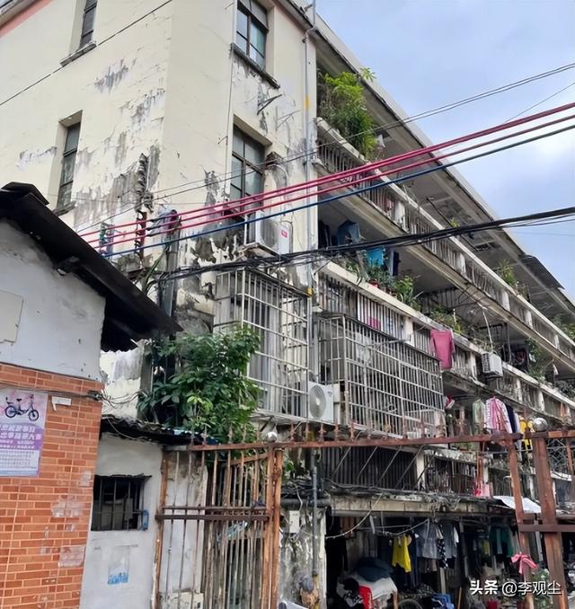 别租房漂泊！200万扎根北上广，年轻人疯抢的老破小藏着多少惊喜