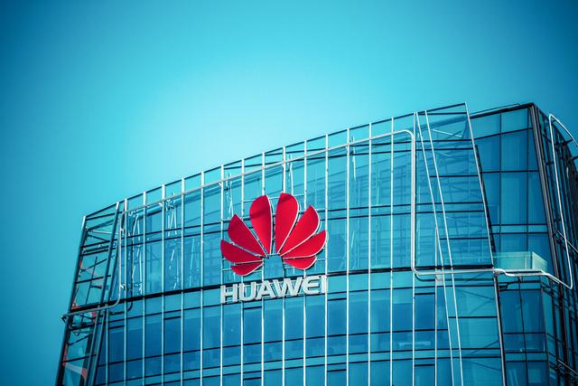 科技双雄共振，"中国AI不可能永远跟随"，梁文峰的话已成为现实！