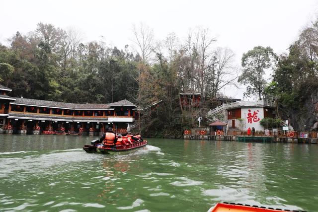 贵州：畅游安顺风光，感受黔中民俗！