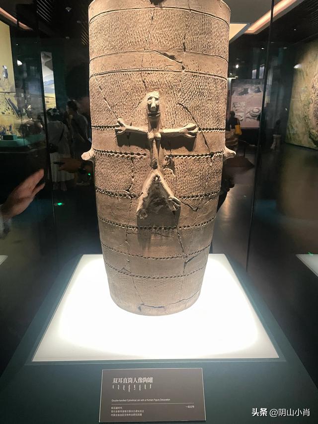 参观内蒙古博物院新馆