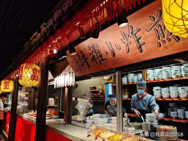 以吃的名义南京一日游：南京大牌档的午餐，四个招牌菜点了三样