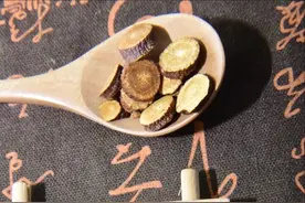 武汉一62岁大爷每天用甘草煮茶喝，坚持多年后，体检结果怎么样？图片