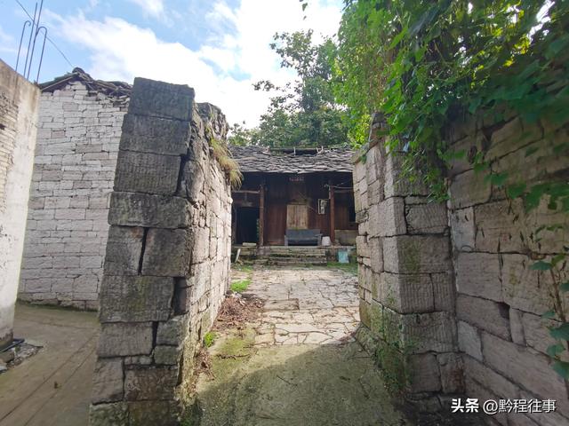 寻找一个空中阁楼躲匪洞堡，一栋150多年历史的深宅大院
