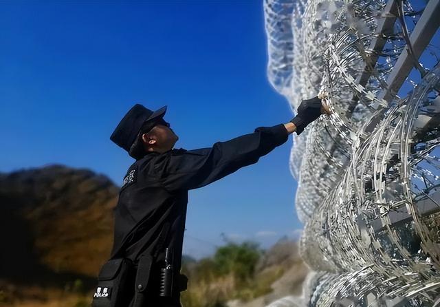 不狠不行的中越边境：数百公里的铁丝网，这下越南人看了都老实了