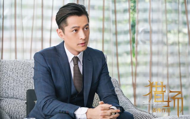 43岁胡歌涅槃归来，车祸伤疤成勋章，携经纪人妻女同框近况太解气 第9张