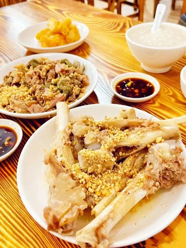开渔后，最值得一去的小城！海鲜比顺德潮汕还生猛，满桌大餐不到100，口水已经流下来了！