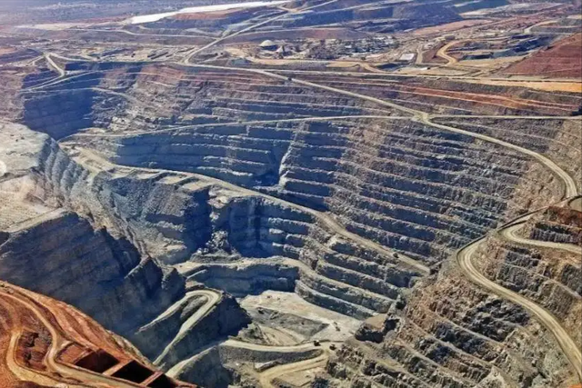 日本援兵来了？9国共谋对抗中国，俄罗斯准备下场，我外交部发话