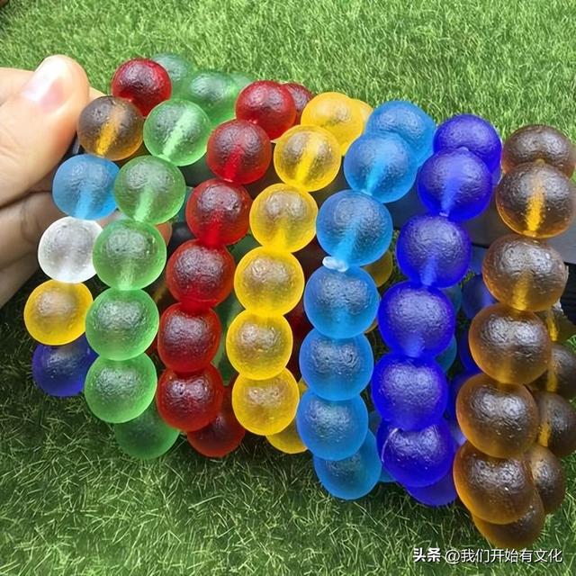 古玩市场上统称“水晶”或“琉璃”的各种玻璃陨石的初步材质分析