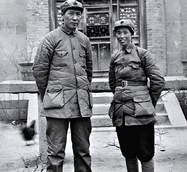 2002年，孔东梅去看望舅婆李立英，却意外得知，外婆曾有一初恋