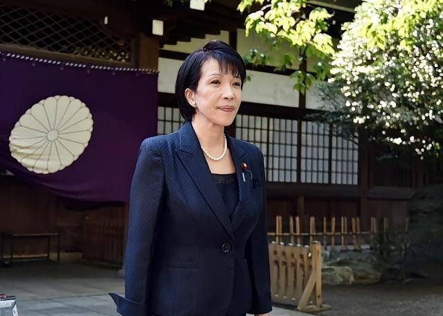 挂断中方电话之后，特朗普致电东京，高市早苗被日本人喊话下台！