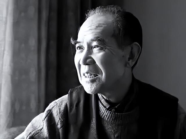 56年毛主席在北京吃羊肉泡馍，环顾四周后突然问高智：你工资多少