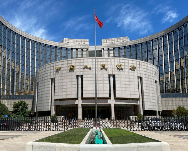 银行流量困局：咖啡店的美团之痛，揭开线下破局新思路