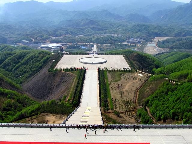 河南旅游：观中原大佛 赏神奇尧山纪行（图）