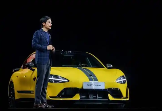 董明珠没想到，雷军受邀观礼阅兵仅过20天，再次让全世界刮目相看