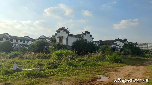 湖南耗资75亿元的古城烂尾10年后，国企接手改名，能否起死回生？