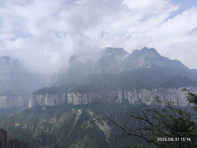 秋风起，重著屐。徒步南太行经典穿越路线:八里沟-老龙口-九莲山