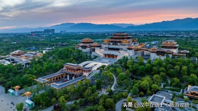 兴汉胜境秋假福利来啦！16岁以下学生0元畅玩+汉颂套票抄底价！