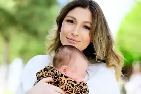 女外交官，辞职！图片