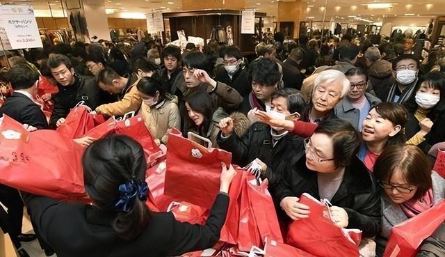 日本境内有多少中国人？数据曝光令人不敢信，难怪731上映被阻碍
