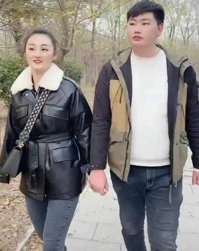 朱小伟做梦也没有想到，离婚四年后	，前妻陈亚男没能活成真实自己