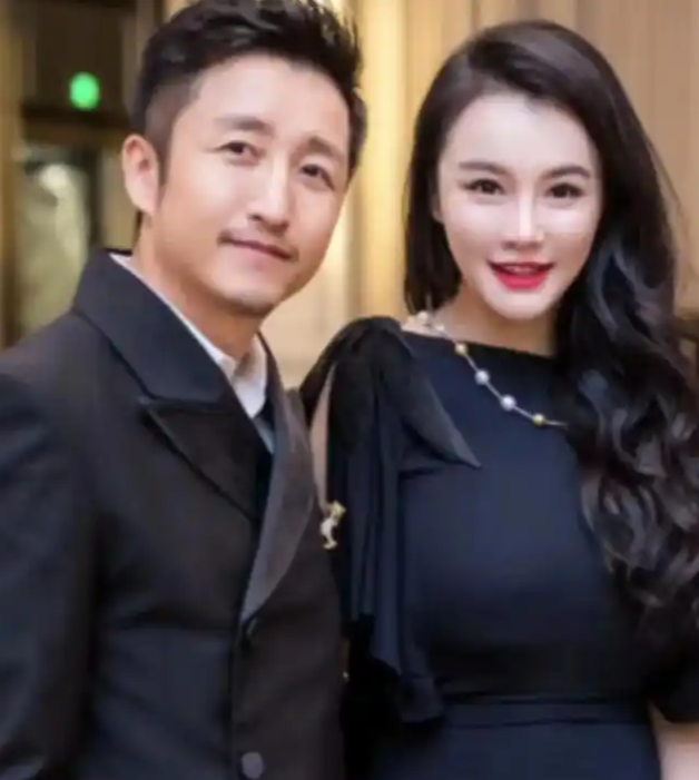 里子面子都没了！赔光2亿后，妻子深夜亲手撕下邹市明最后的体面