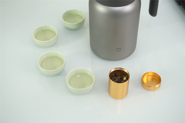 千元钛壶太贵？小米399元破局！小米钛保温壶用一次就知道有多香
