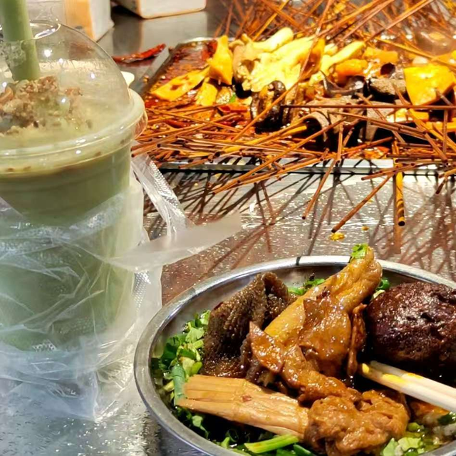 走！坐地铁，赏银杏！