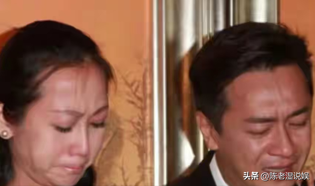 陪玩陪睡只是冰山一角，认干爹，舔手指，拜高踩低，实在荒唐！