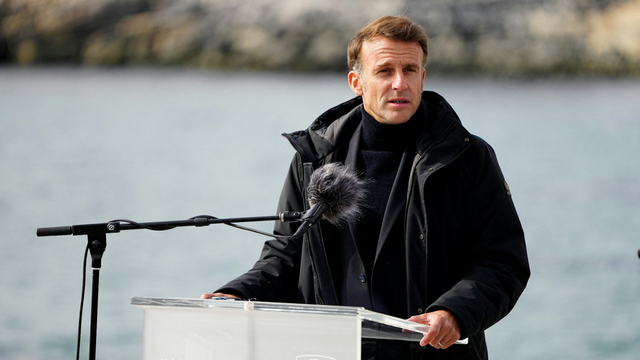 马克龙抵达北京	，登机前日本提出一个要求，中方对高市划下红线