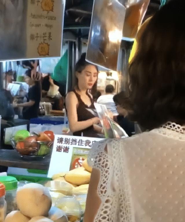 泰国大量水果腐烂，因为摊上的一句中文，中国游客：自己留着吧