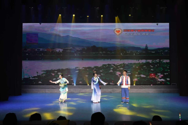 “歌游内蒙古 欢乐冰雪季”天南海北一家人