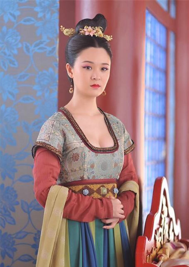古代男子，特别是皇帝总喜欢娶十三四岁的少女，有什么深层原因？