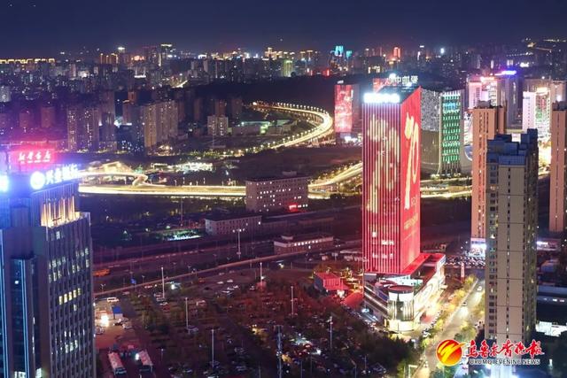 来自乌鲁木齐的浪漫！整座城市都在发光