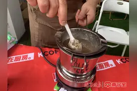 垃圾分类“新花样” 咖啡渣变废为宝→图片