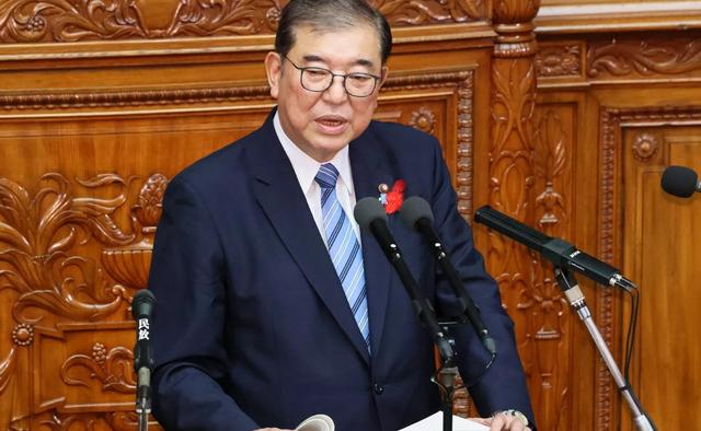 特朗普提起中国阅兵，当众说了3个“不”，不认为这是在挑战美国