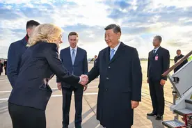 习近平抵达莫斯科对俄罗斯进行国事访问并出席纪念苏联伟大卫国战争胜利80周年庆典图片