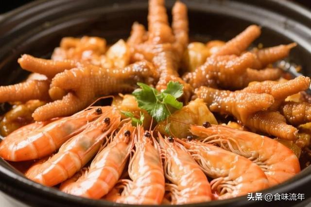 嗦爪啃虾停不下来！家常大虾鸡爪煲，胶糯入味连汤汁都舔光