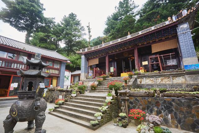 大理中和索道 ，唯一直达苍山寺庙的索道，可以俯瞰大理古城和洱海