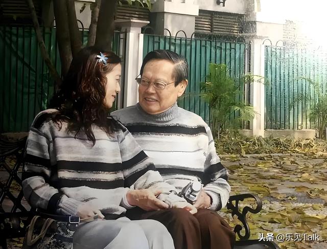 杨振宁家庭曝光：和前妻三个儿女 无人继承物理学，与翁帆关系很好
