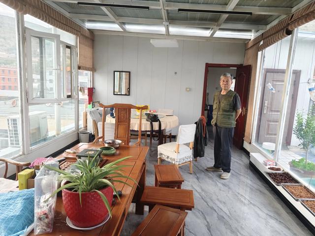我们今天本来要去兰州水墨丹霞，却在会宁县被战友"俘虏”了