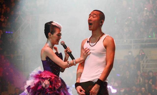 53岁男星炒币亏3.8亿，网友担忧其晚景凄凉，他本人完全不放心上