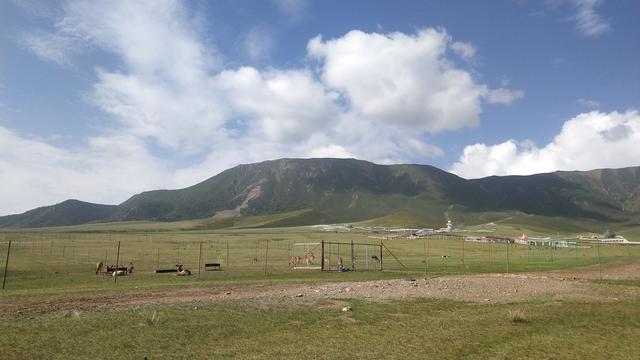 车在路上行，人在景中走：祁连山9号公路旅行记 第一站：神鹿公园