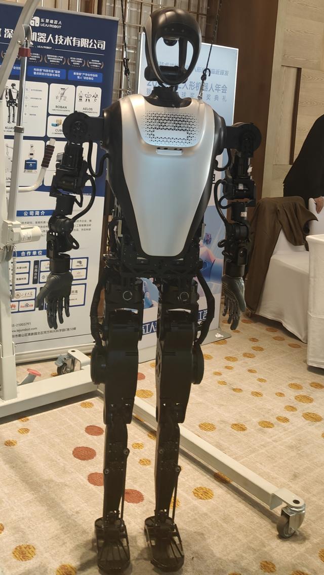 从90亿到1500亿！人形机器人市场爆涨背后，处理器芯片是核心关键